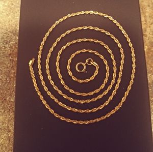 Solid 18k yellow gold thin rope chain 17.5" long, new, stamped. Beautiful!